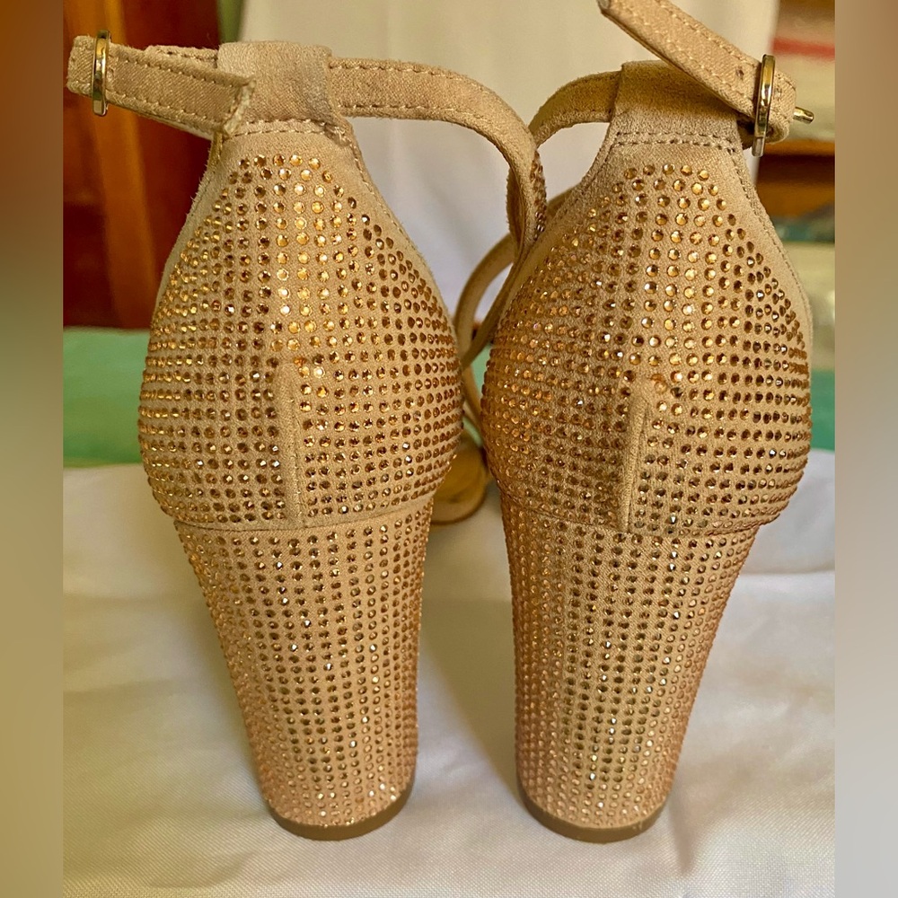 Kelly & Katie Rose Gold Paloona Sandal - Picture 6 of 11